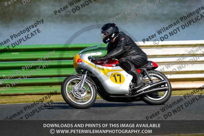 Vintage motorcycle club;eventdigitalimages;mallory park;mallory park trackday photographs;no limits trackdays;peter wileman photography;trackday digital images;trackday photos;vmcc festival 1000 bikes photographs